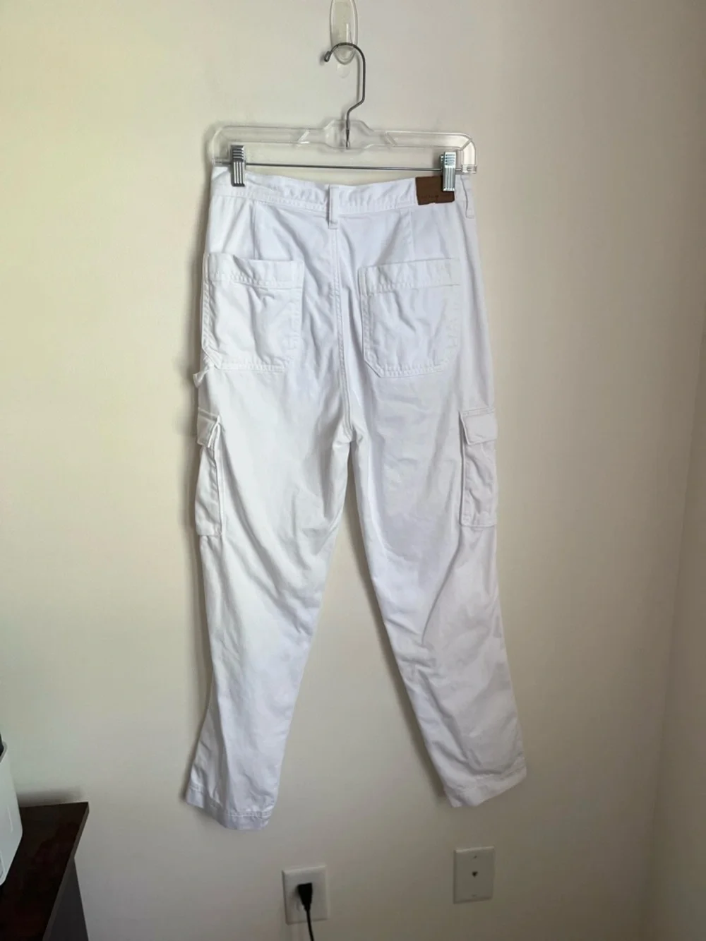 American Eagle Cargo Mom Denim (4) - Picture 3 of 9